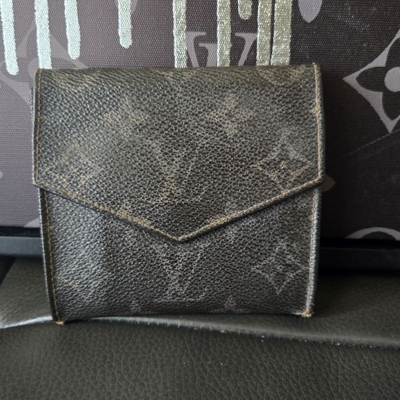 Louis Vuitton Momogram Snap Wallet - Picture 3 of 15